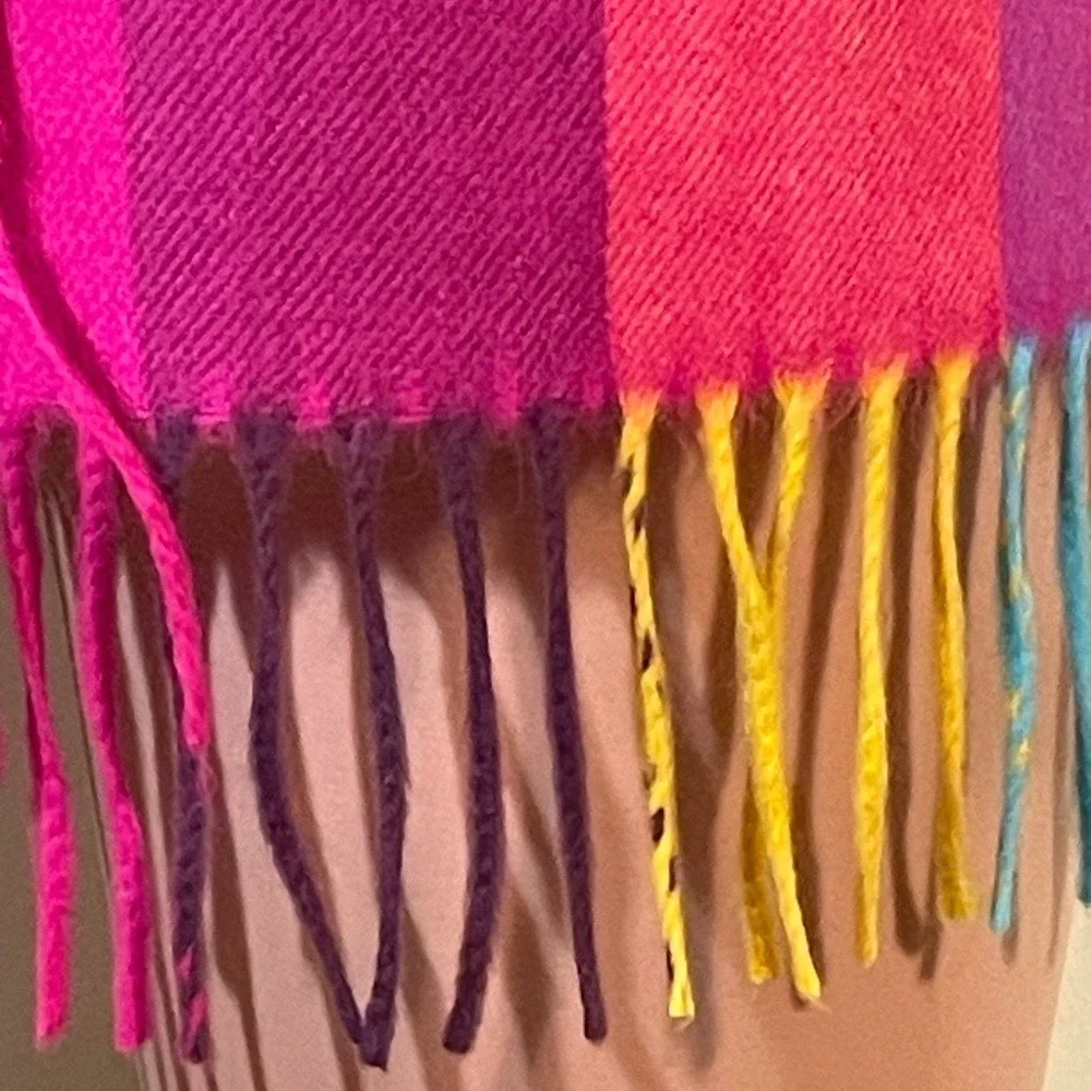 Made in Scotland‎ Cashmere Fringe Scarf Women's soft vibrant pink purple colors